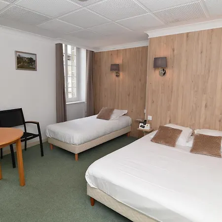 Logis Du Commerce Hotel 2*