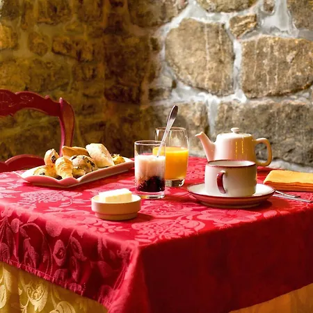 Hotel Logis Du Commerce Quintin