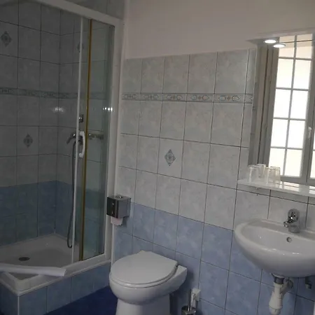 Logis Du Commerce Quintin