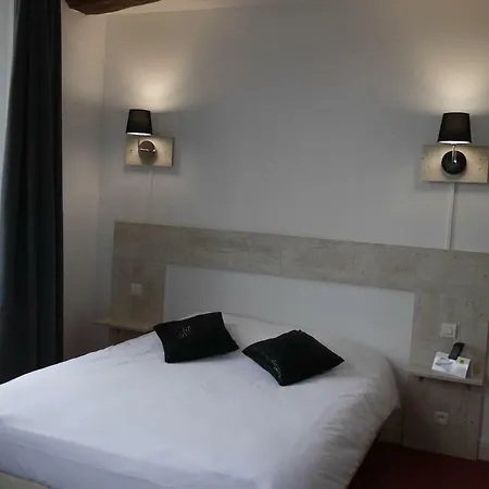 Logis Du Commerce 2* Quintin
